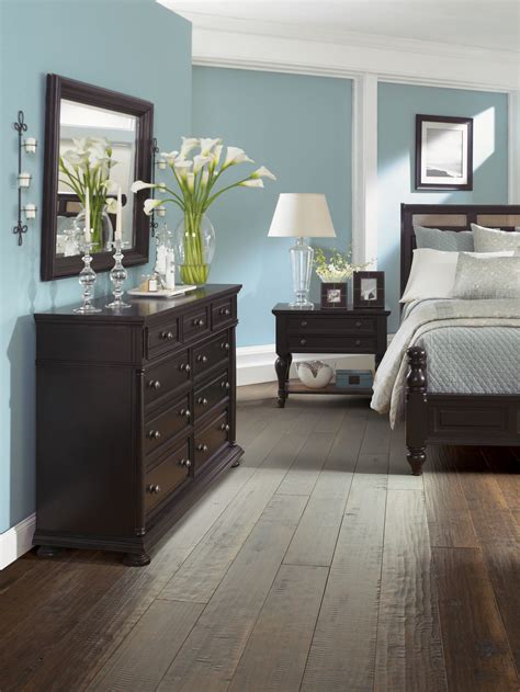 Dark Wood Bedroom Furniture Wall Color